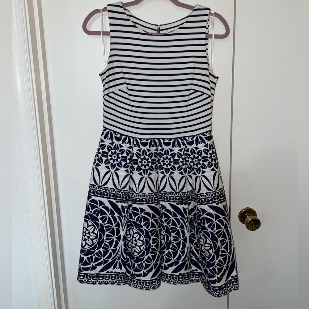 GUC Taylor Sleeveless Knee Length Dress